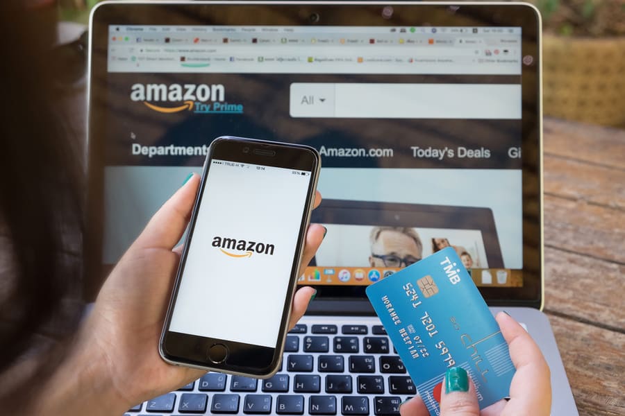 Iphone 6S Showing Amazon Logo And Credit Card Shopping Online