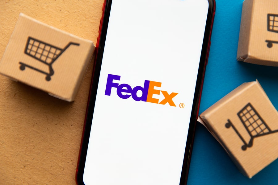 Fedex App Logo On Iphone Display