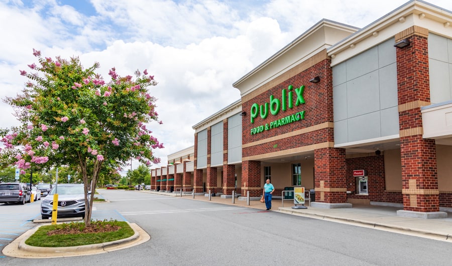 Publix Food &Amp; Pharmacy Building And Parking Lot